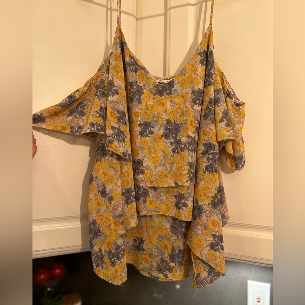 Spring/Summer Blouse - Picture 2 of 5
